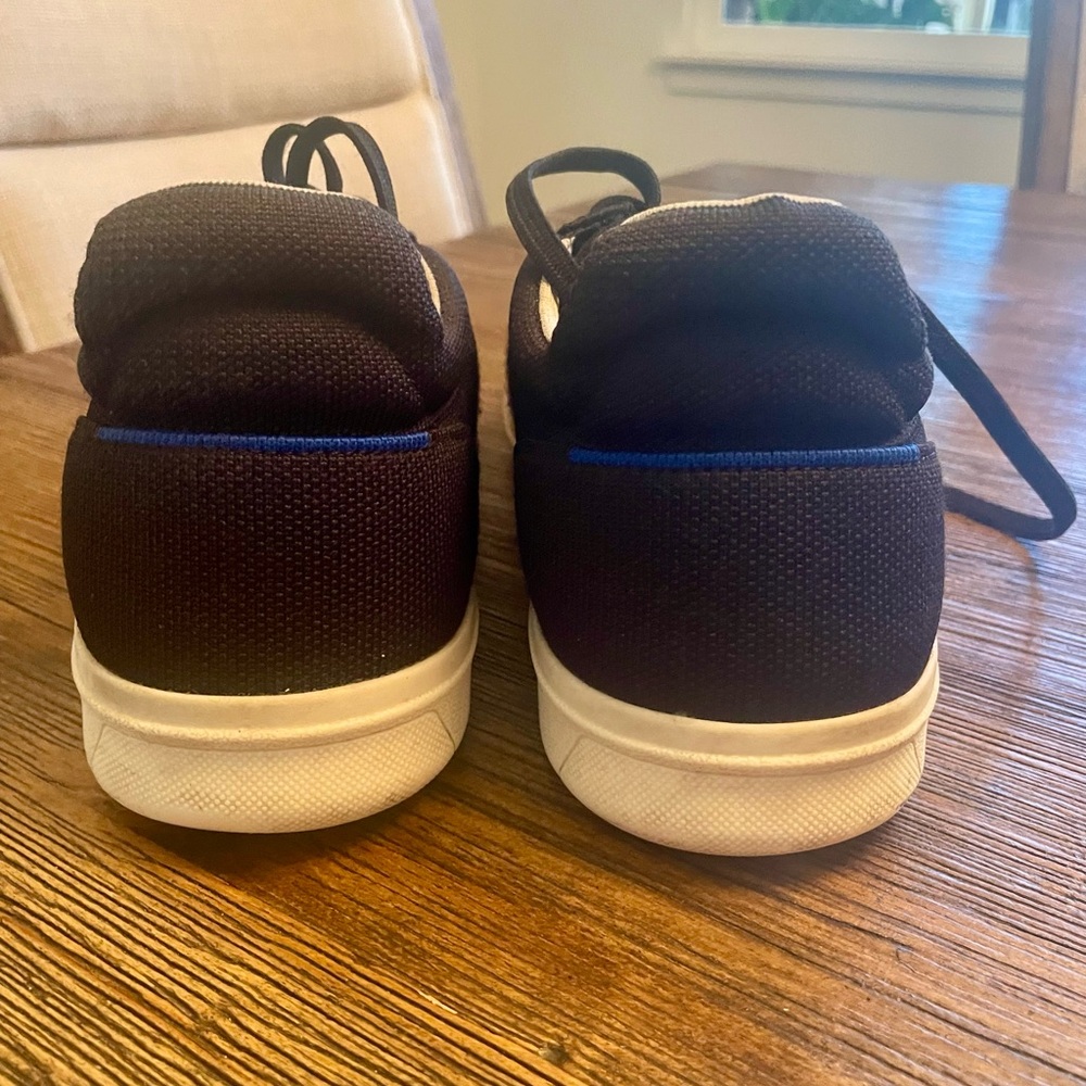 Men’s Rothy shoes - Picture 4 of 6